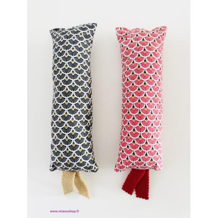 Coussin-doudou-maxi-a-la-valeriane-pour-chats